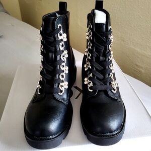 XOXO women's ankle boots. Size 6.5 M